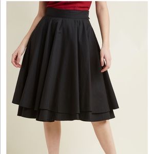ModCloth Essential Elegance Midi Skirt in Black XS